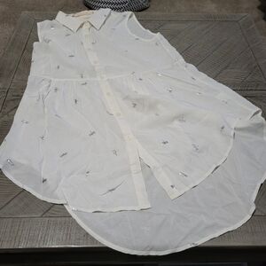 Solitaire White High Low Collared Blouse Silver Dragonflies NWT